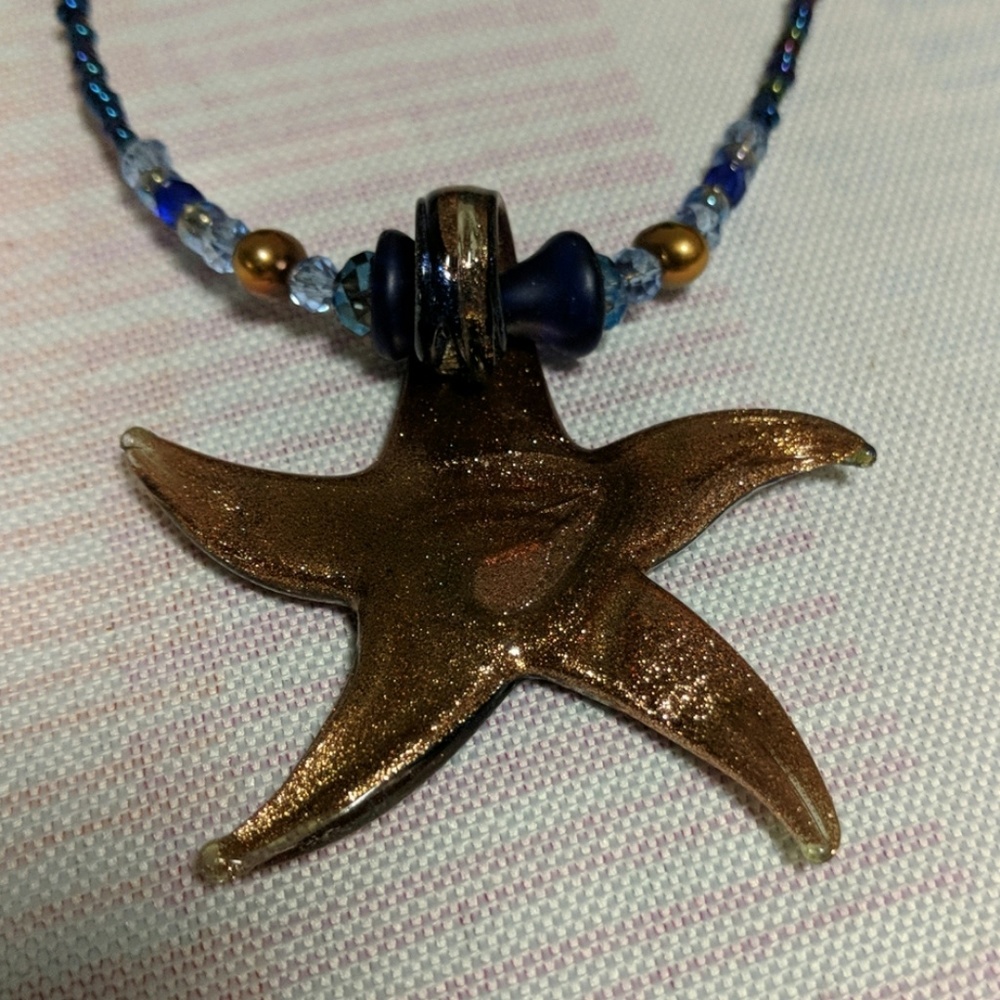 NFSG523 Necklace Glass Beads w/Starfish Pendant